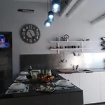 A 2 Passi Dal Castello ,appartamento Con Veranda Apartament