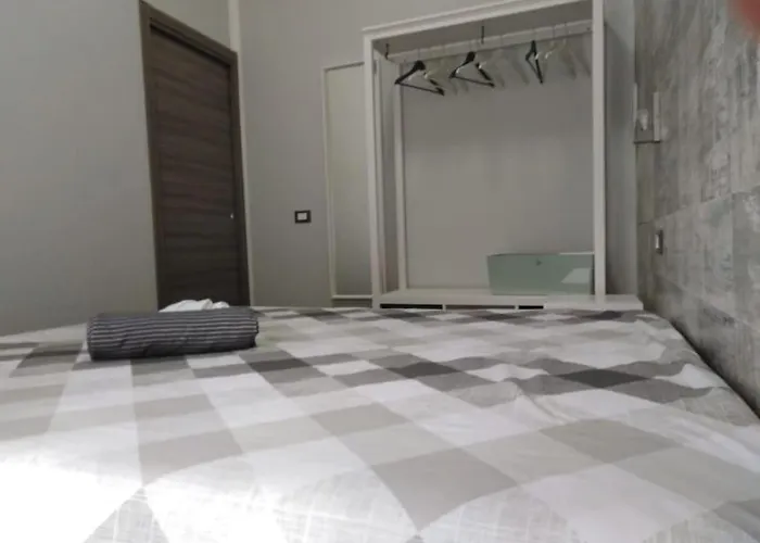 A 2 Passi Dal Castello ,appartamento Con Veranda Apartamento *