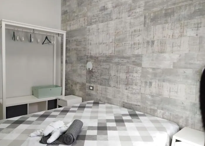 A 2 Passi Dal Castello ,appartamento Con Veranda Apartamento *