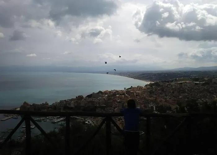 A 2 Passi Dal Castello ,appartamento Con Veranda *