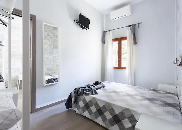 A 2 Passi Dal Castello ,appartamento Con Veranda *