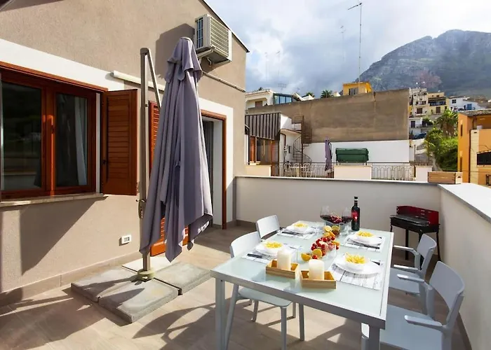 A 2 Passi Dal Castello ,appartamento Con Veranda *